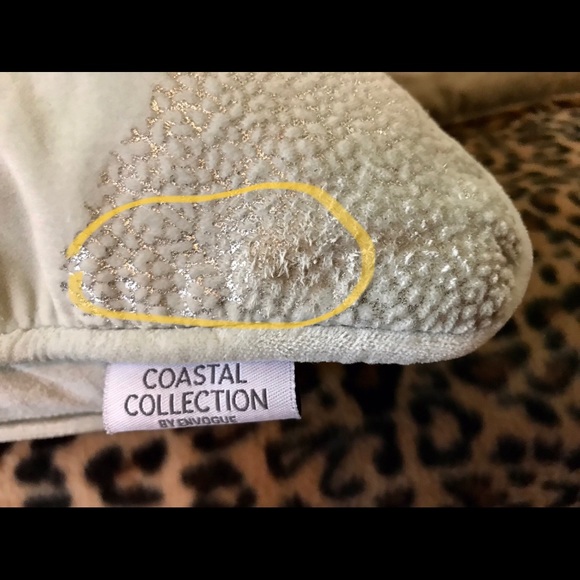 Coastal Collection By ENVOGUE 2 Pillows - Picture 8 of 10